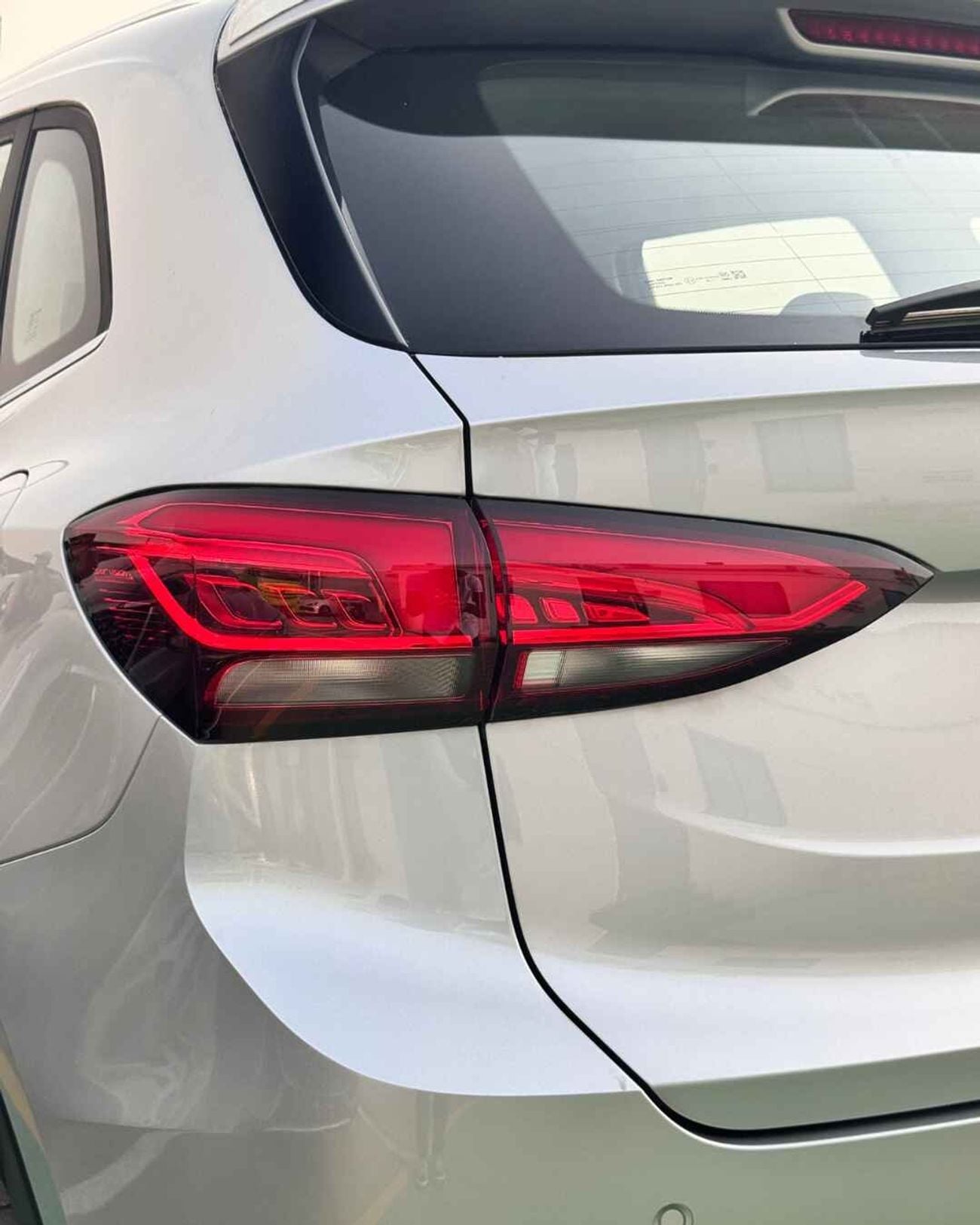 MG ZS LUX