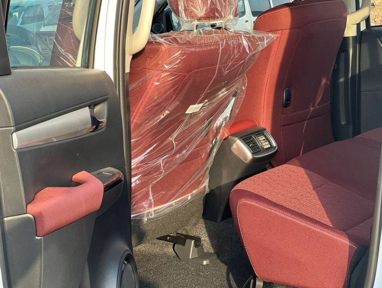 Toyota Hilux D/C 2.7L 4X4 PTR M/T // 2025 // HIGH OPTION WITH SEAT VENTILATION , LED LIGHT , POWER WINDOWS // SPE