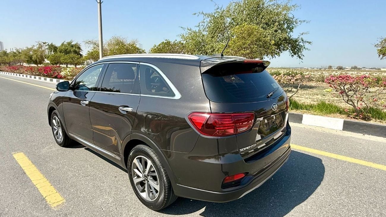 كيا سورينتو Std 2.5L AWD