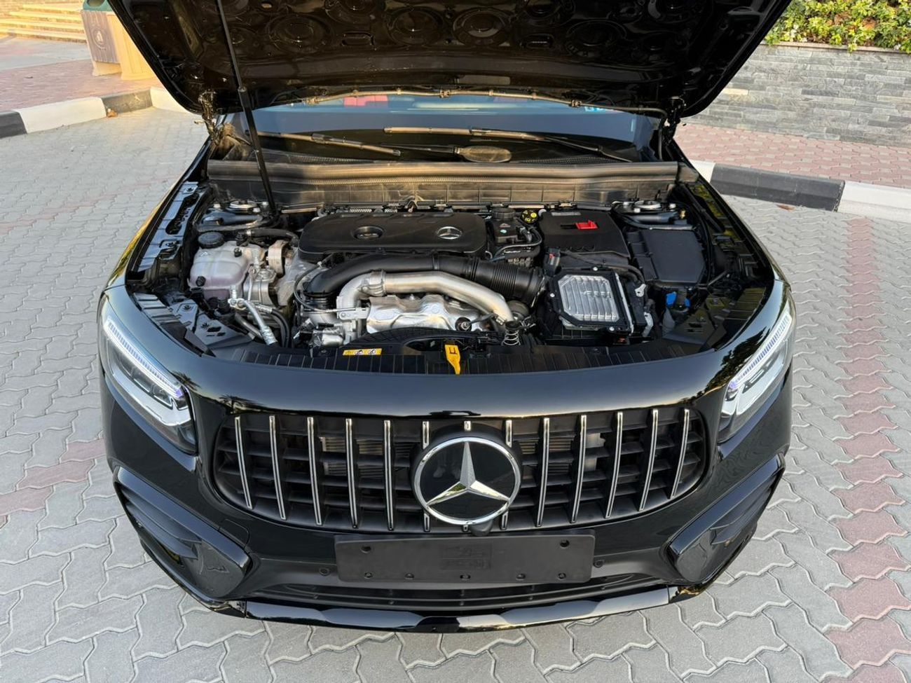 مرسيدس بنز GLB 250 Std 2.0L