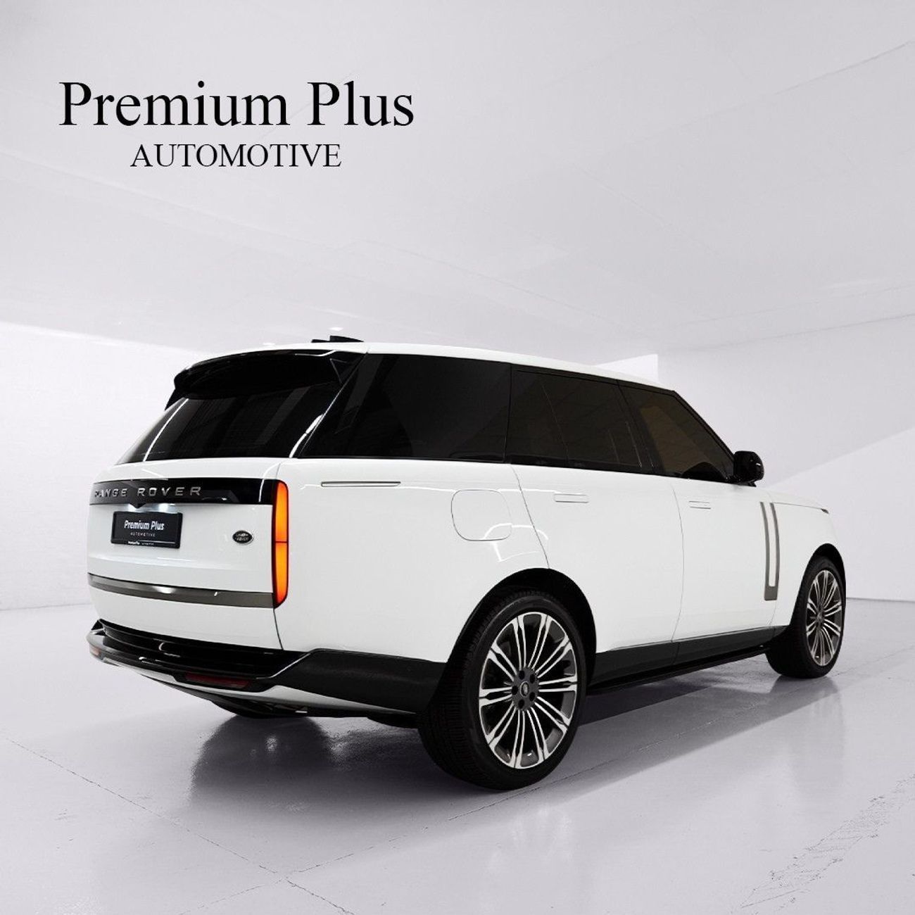 Land Rover Range Rover HSE P530 4.4L 2023 Range Rover Vogue, 2027 Range Rover Warranty, Excellent Condition, GCC