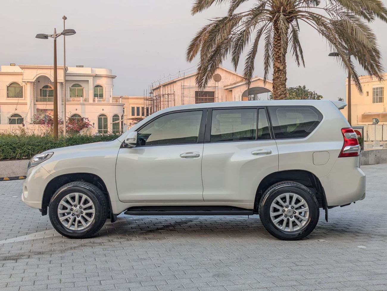 تويوتا برادو Toyota Prado 2016 white LHD 4-cylinder 2.7L Gcc specs