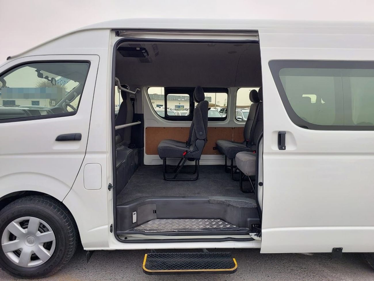 Toyota Hiace TOYOTA HIACE COMMUTER VAN RHD 2017 MODEL 2.7 L PETROL AUTOMATIC(PM81432)