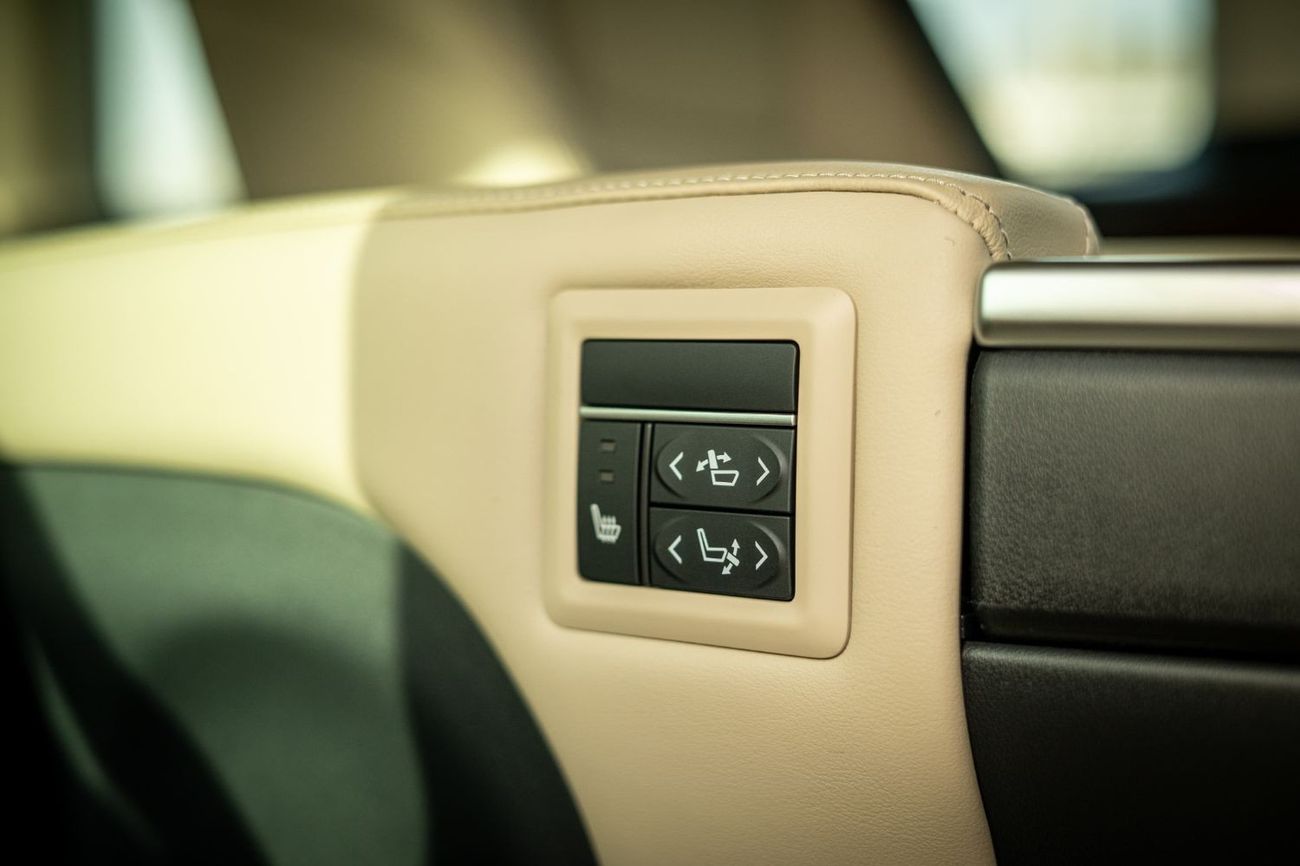 Toyota Granvia Premium V6 3.5L Petrol 2025YM