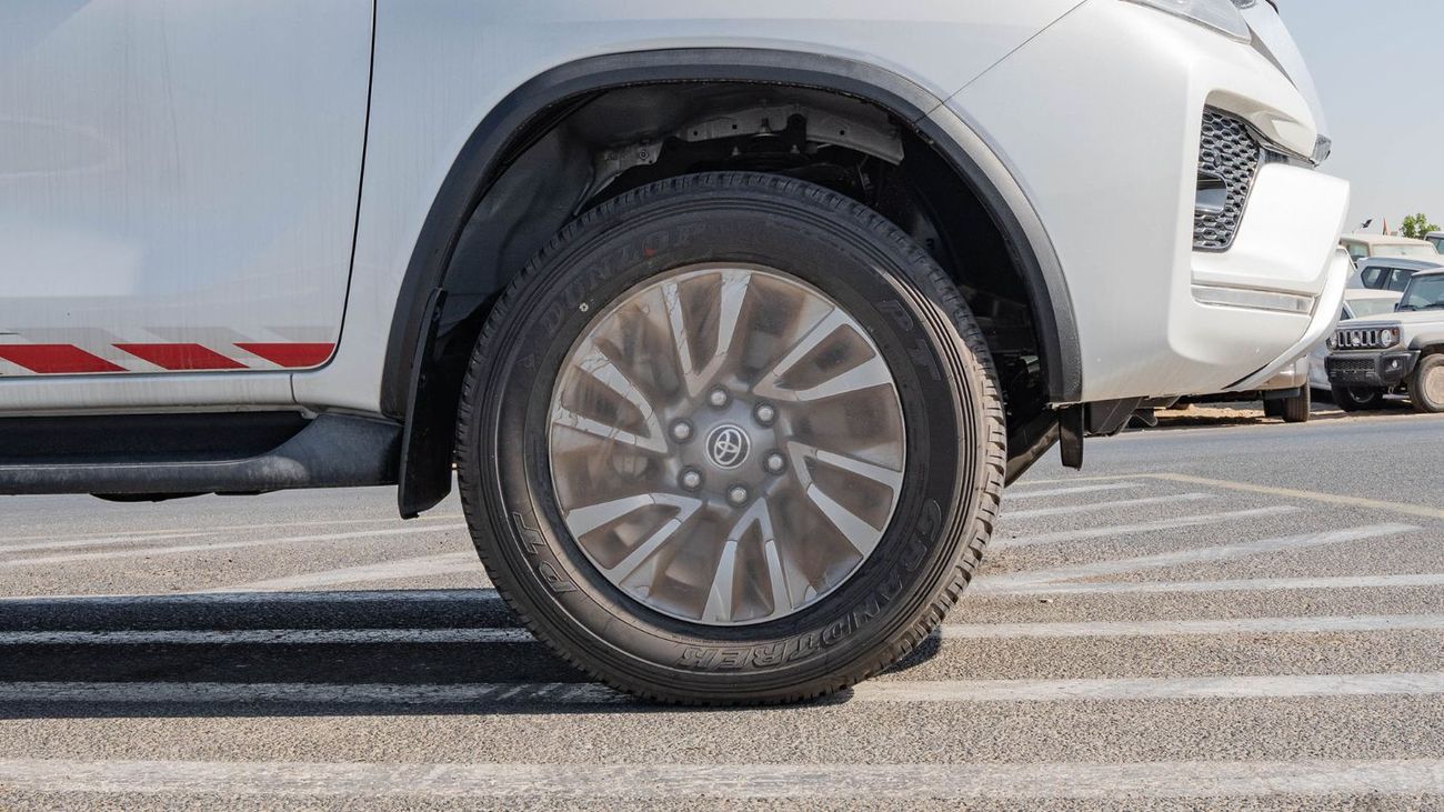 تويوتا فورتونر 2025 Toyota Fortuner Adventure SR5 V6 4.0L AT Petrol