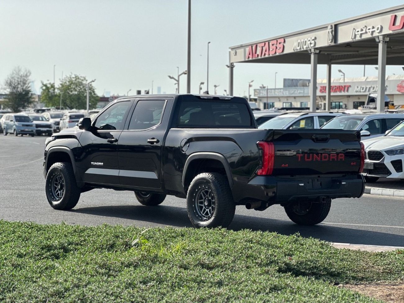 تويوتا تاندرا CREWMAX SR5 4WD