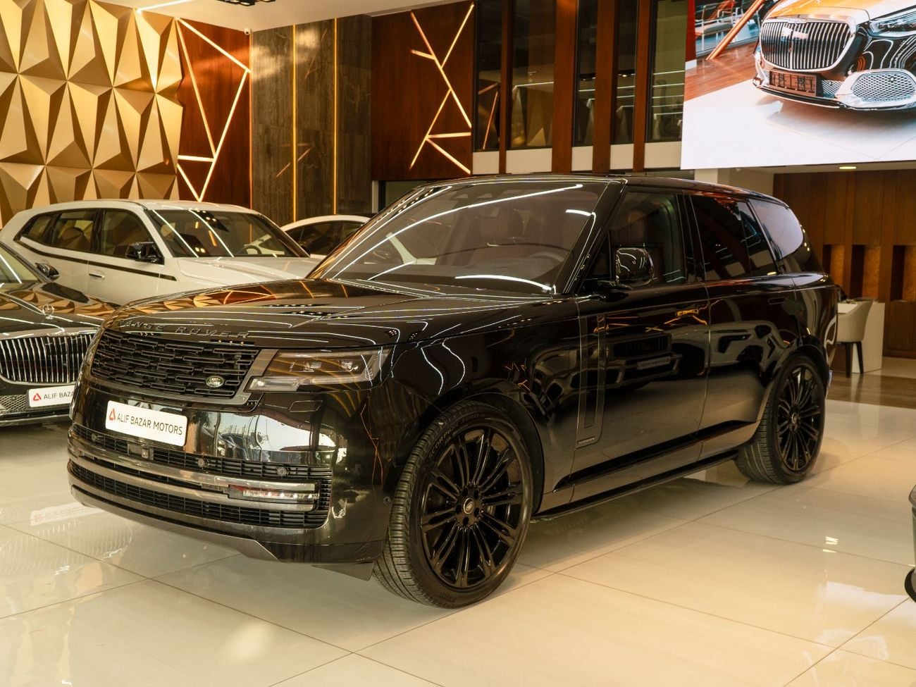 Land Rover Range Rover Autobiography P530 4.4L 2023 Range Rover Vogue Autobiography | Black Exterior | Maroon Interior | Lu