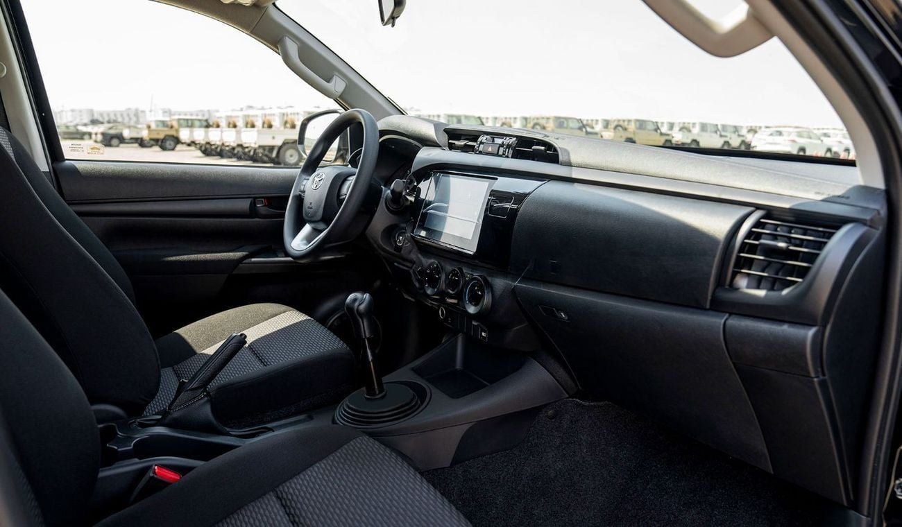 تويوتا هيلوكس HILUX 2.4L MT P.WINDO DIESEL 2026