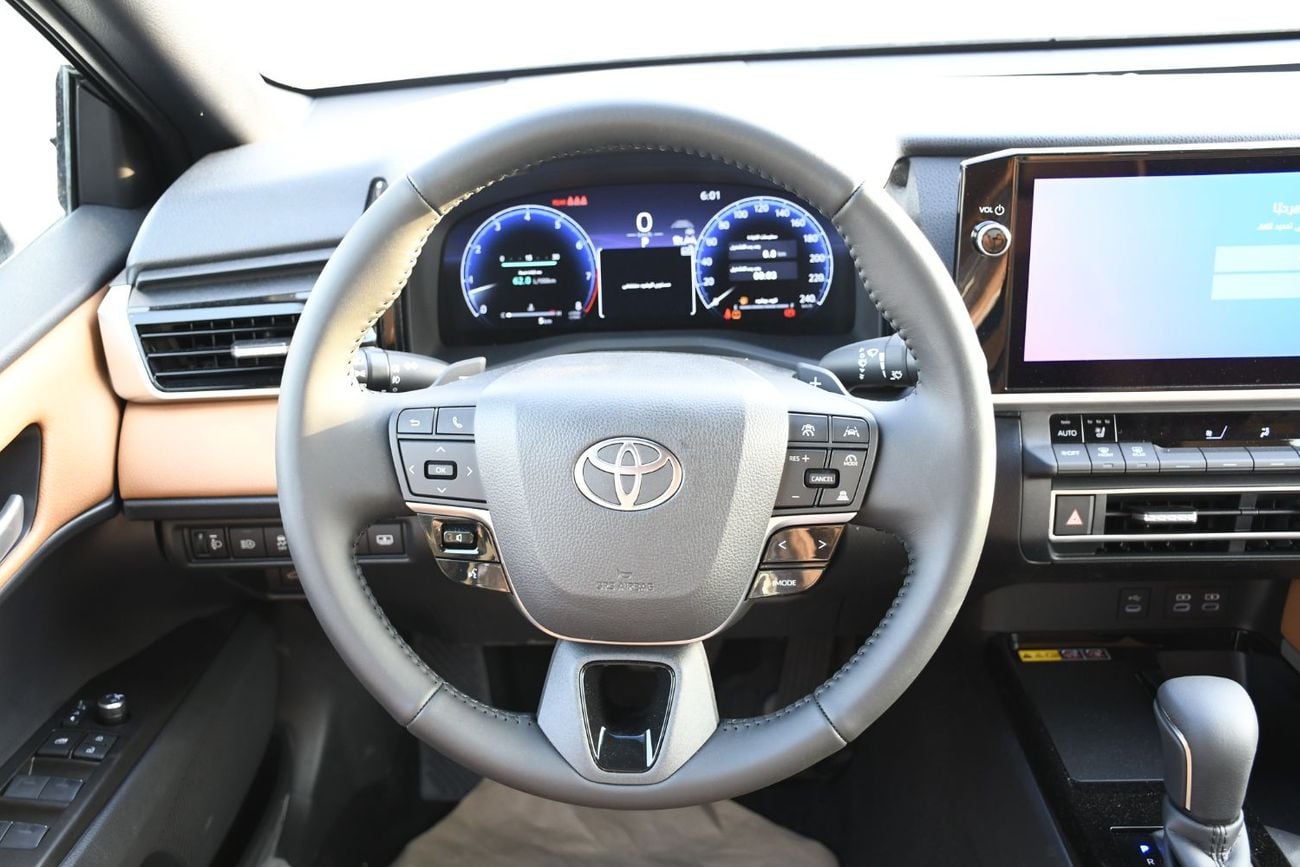 تويوتا كامري 2.5L V4 GLE Petrol ! Rader ! BSM ! Panoramic