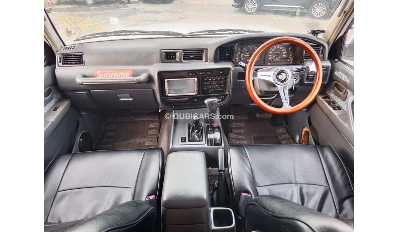 تويوتا لاند كروزر TOYTA LAND CRUISER RIGHT HAND DRIVE(PM1670)