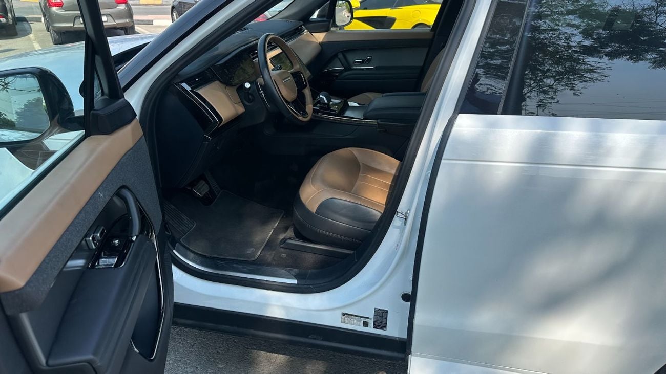 Land Rover Range Rover Sport SE P400 3.0L | USA Specs | One Year Warranty