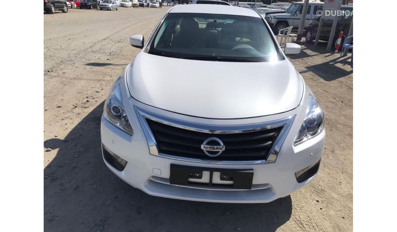 Nissan Altima Nissan Altima 2016 gcc very celen car for sale