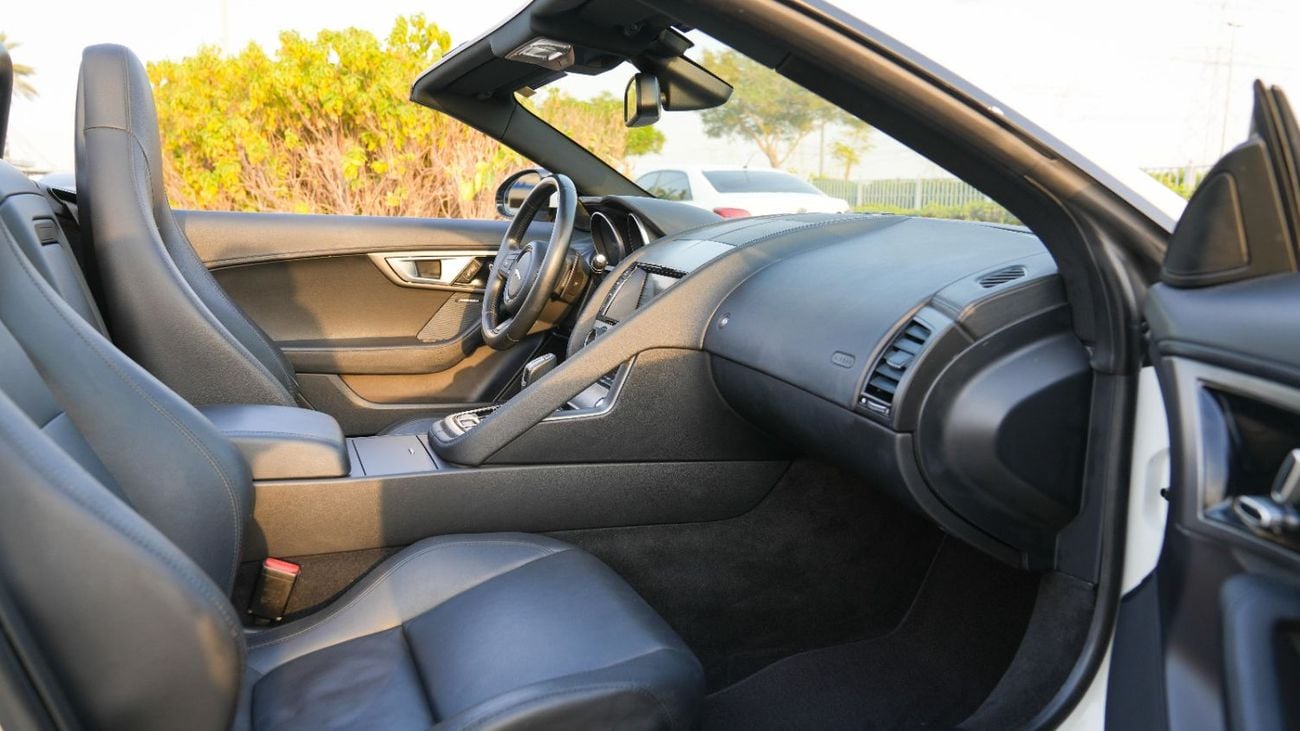 جاكوار F Type S CONVERTIBLE 2014!! GCC SPECS!! WELL MAINTAINED