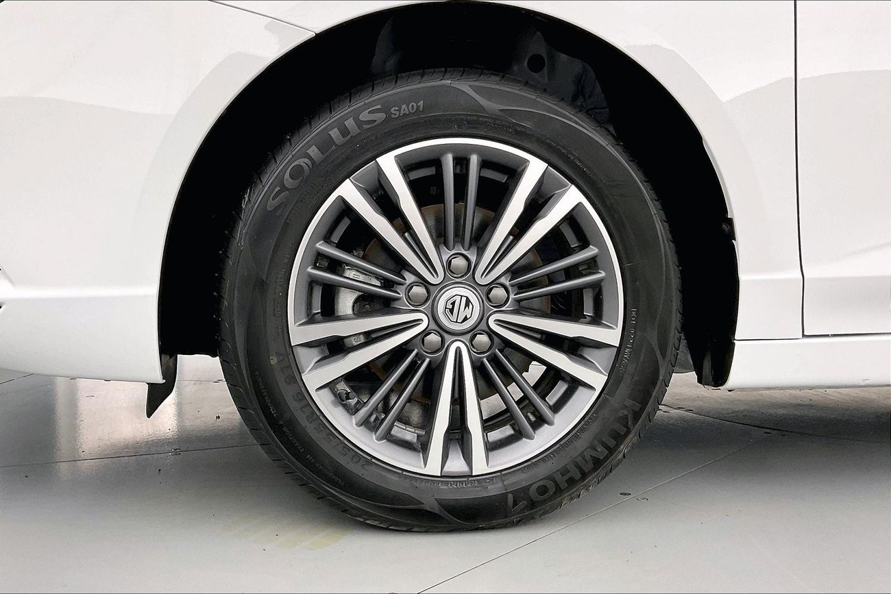 MG 5 Luxury | 1 year free warranty | 1.99% financing rate | Flood Free