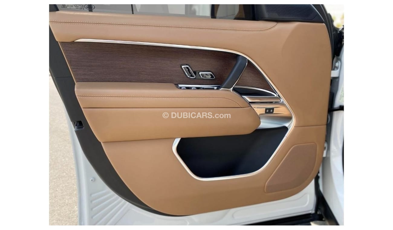 لاند روفر رينج روفر GCC SPEC UNDER WARRANTY AND SERVICE