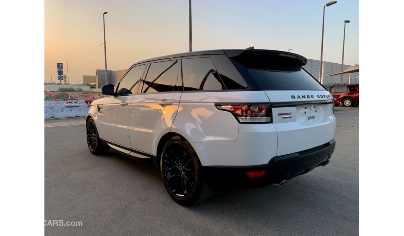 Land Rover Range Rover Sport Supercharged Supercharged Range rover sport  Model: 2017    The color of the car is white, the roof is black, and