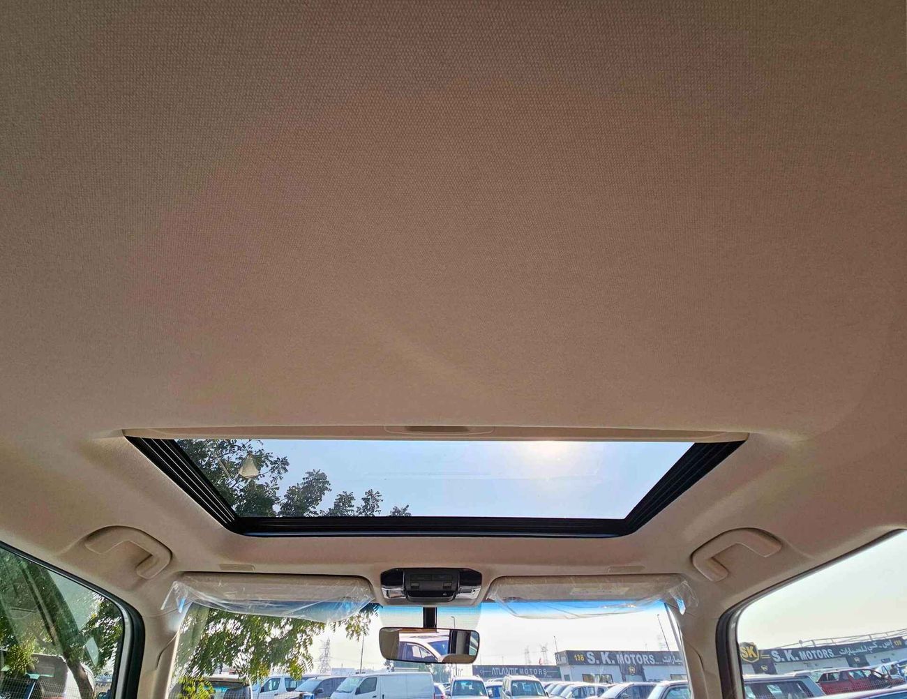 تويوتا برادو 2.7L V4 PETROL / PUSH START / SUNROOF / MID OPTION (CODE # MID OPTION )