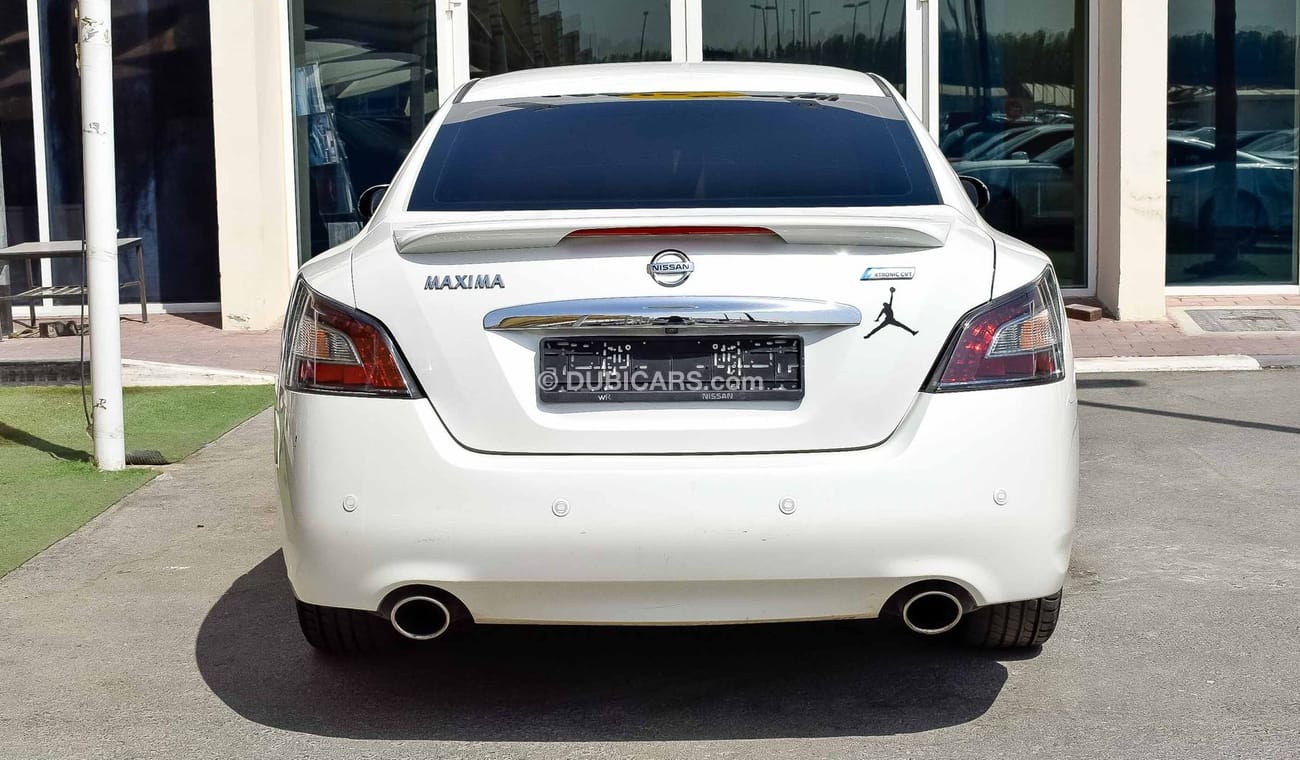 Nissan Maxima Full Option 2015 GCC Specs