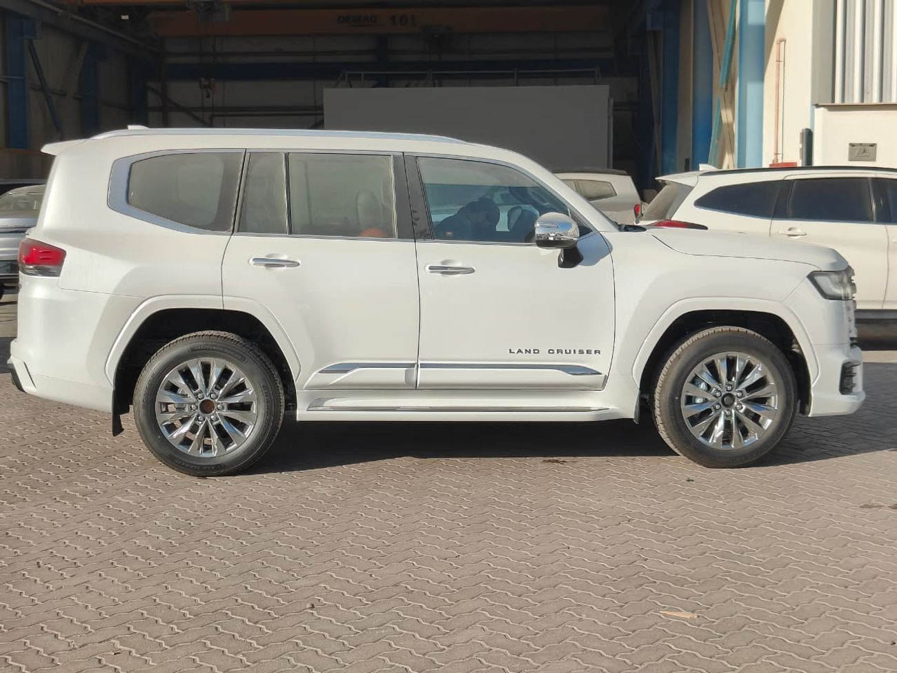 Toyota Land Cruiser 2025 Toyota Land Cruiser LC300 VXR Full-Option with Radar 3.3L V6 Twin Turbo Diesel A/T Export Only