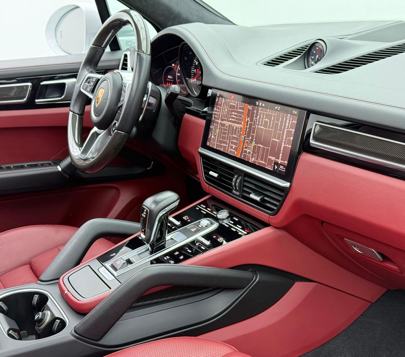 Porsche Cayenne GTS 4.0L (460 HP) 2021 Porsche Cayenne GTS, Warranty, Full Porsche Service History, Excellent Condit