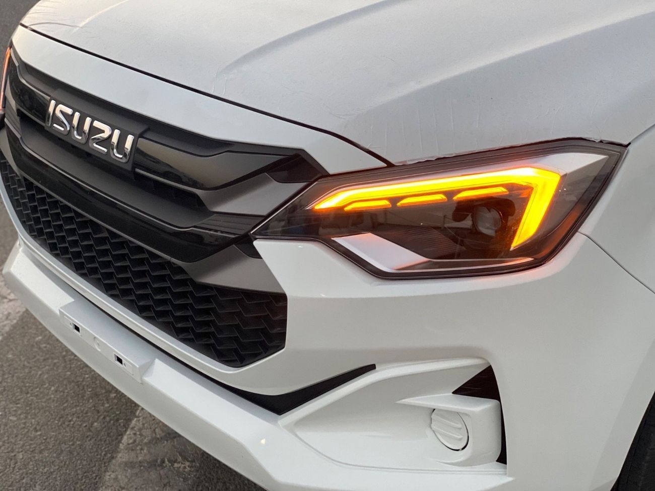 Isuzu DMax SINGLE CAB MANUAL - DIESEL ENGINE 1.9 TURBO