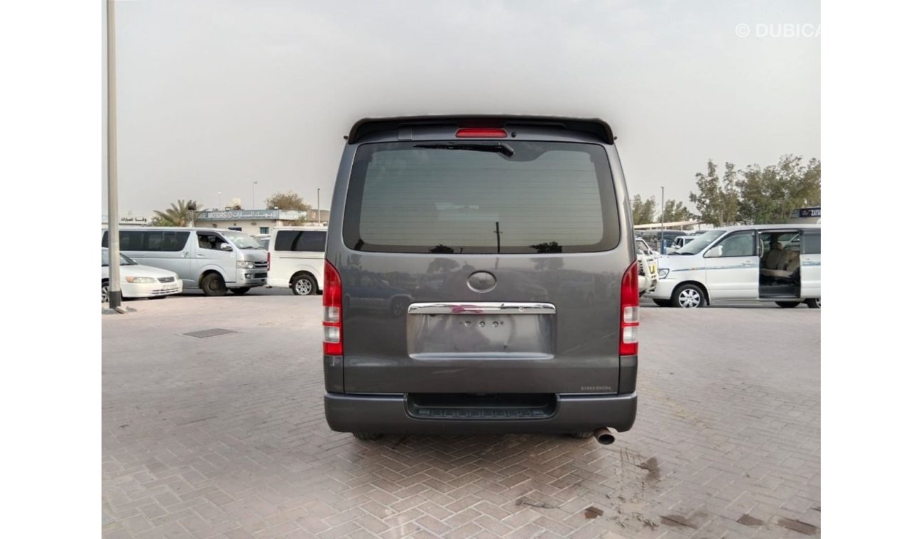 تويوتا هاياس TOYOTA HIACE VAN RIGHT HAND DRIVE   (PM1528)