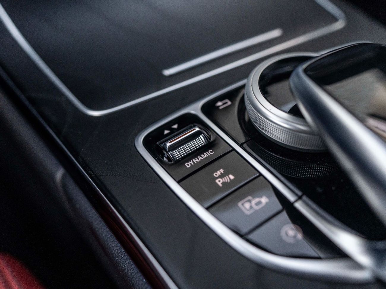 Mercedes-Benz C 200 Premium 2.0L