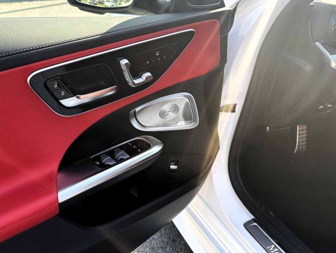 Mercedes-Benz C 200 Premium Plus 2025 GCC Specs