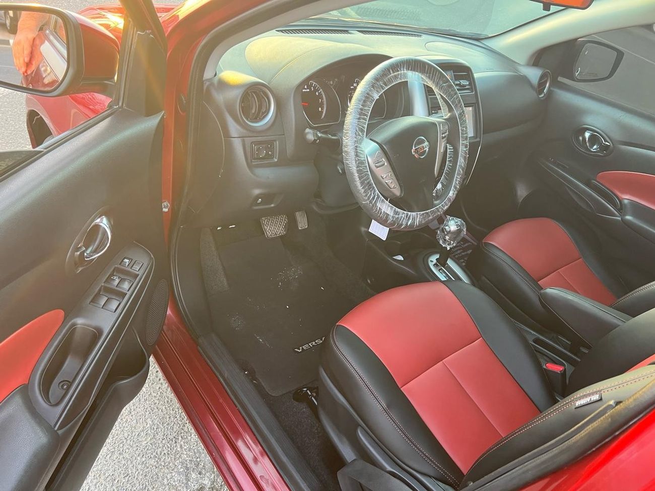 Nissan Versa 2019 Nissan Versa (Sunny) SV 1.5L V4 MidOption + Leather Seats - 