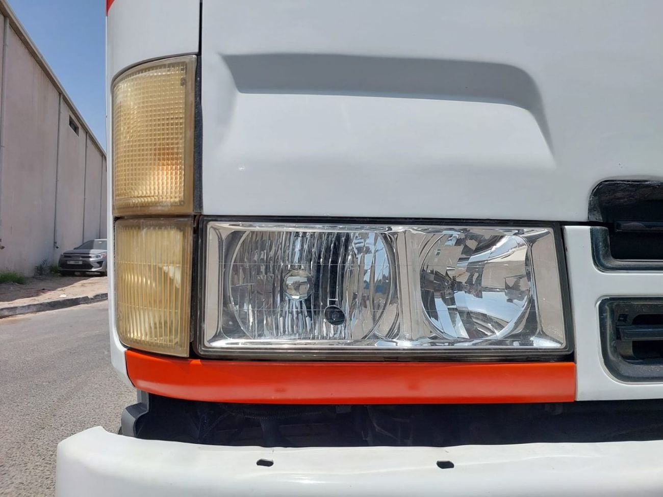 ميتسوبيشي فايتر MITSUBISHI FIGHTER DUMPER TRUCK RHD 2003 MODEL 8.2 L DIESEL MANUAL(PM60964)