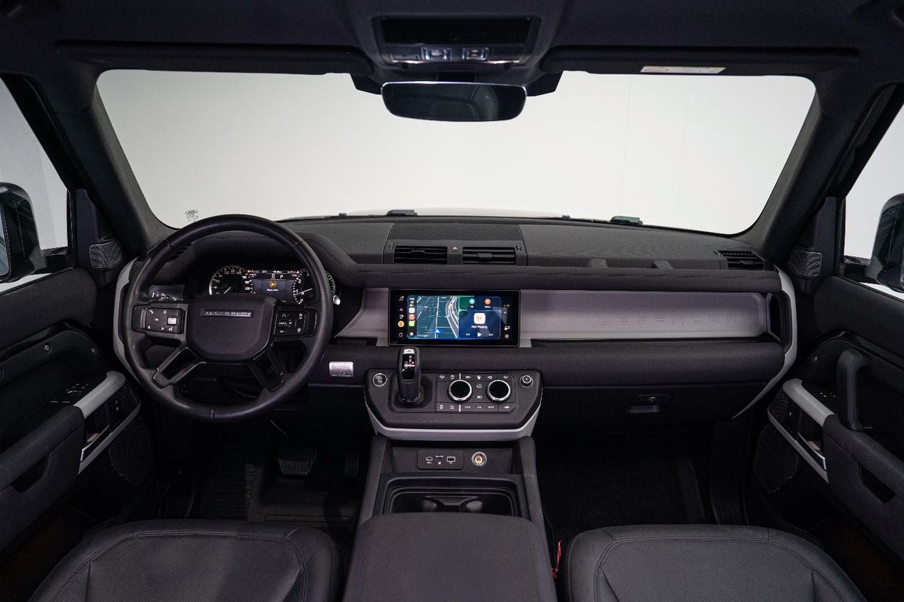 Land Rover Defender P300 90 X-Dynamic