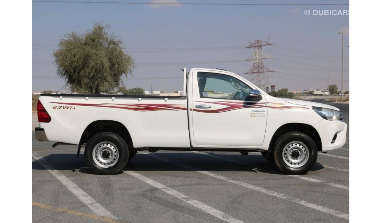 Toyota Hilux 2016 | HILUX SINGLE CABIN 4X4 GLX M/T WITH GCC SPECS AND EXCELLENT CONDITION