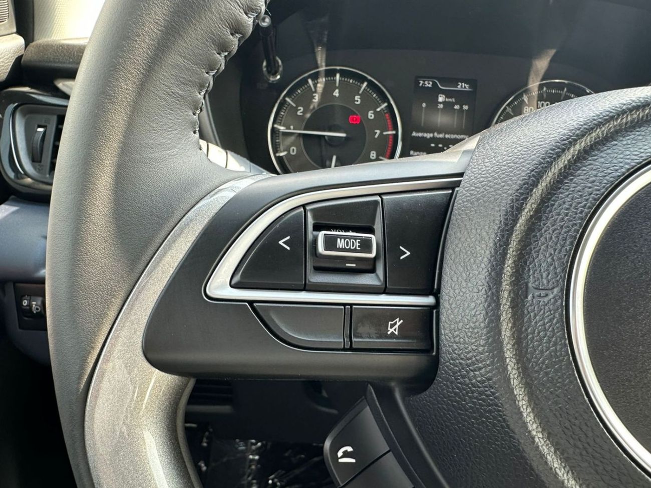 Suzuki Baleno SUZUKI BALENO HATCHBACK LHD 2023 MODEL 1.5 L PETROL AUTOMATIC(PM42039)