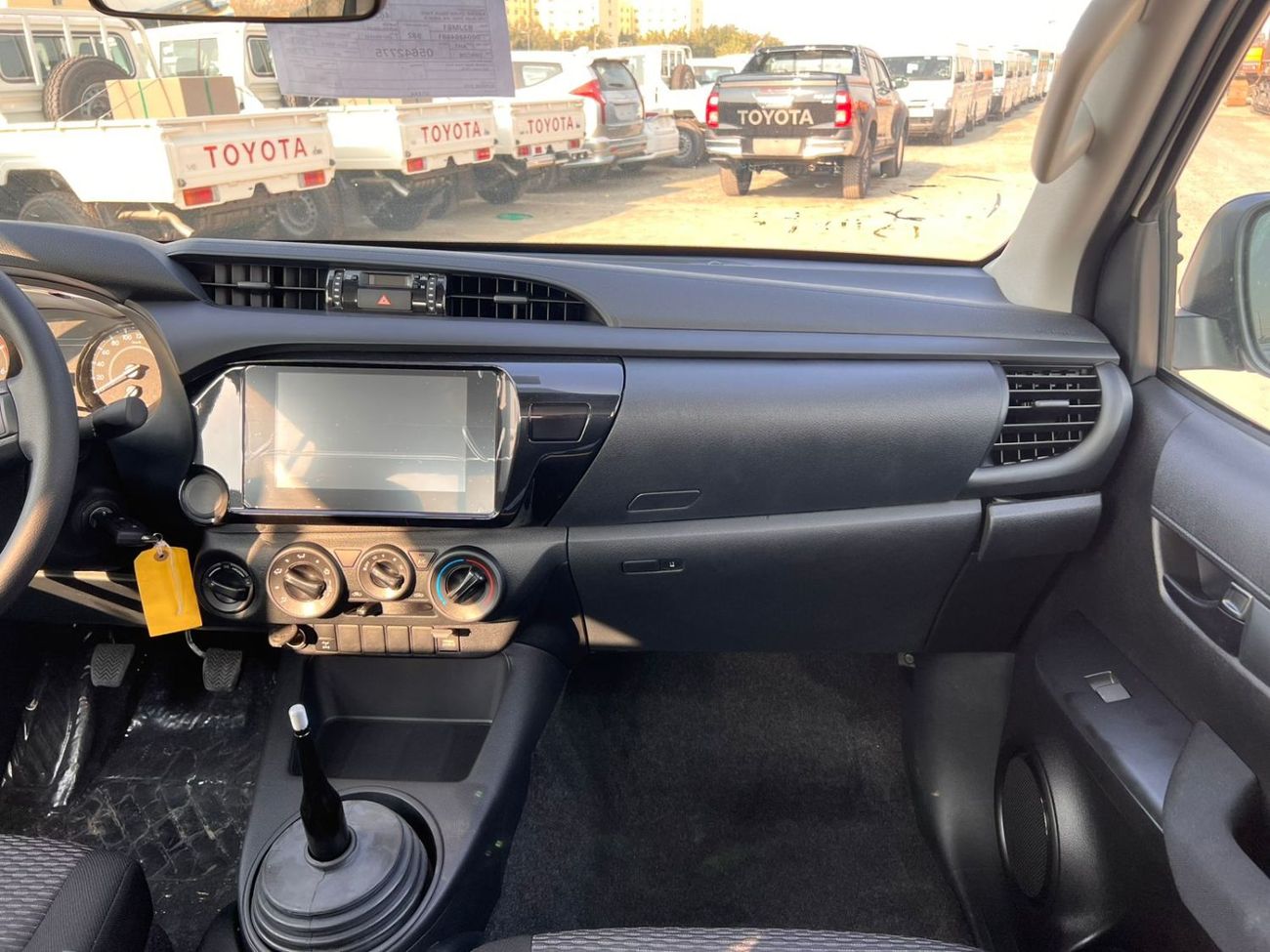 تويوتا هيلوكس 2025 Toyota Hilux Double Cabin Pickup Power Window 2.4L 4-Cyl Turbo Diesel M/T 4x4 Only For africa