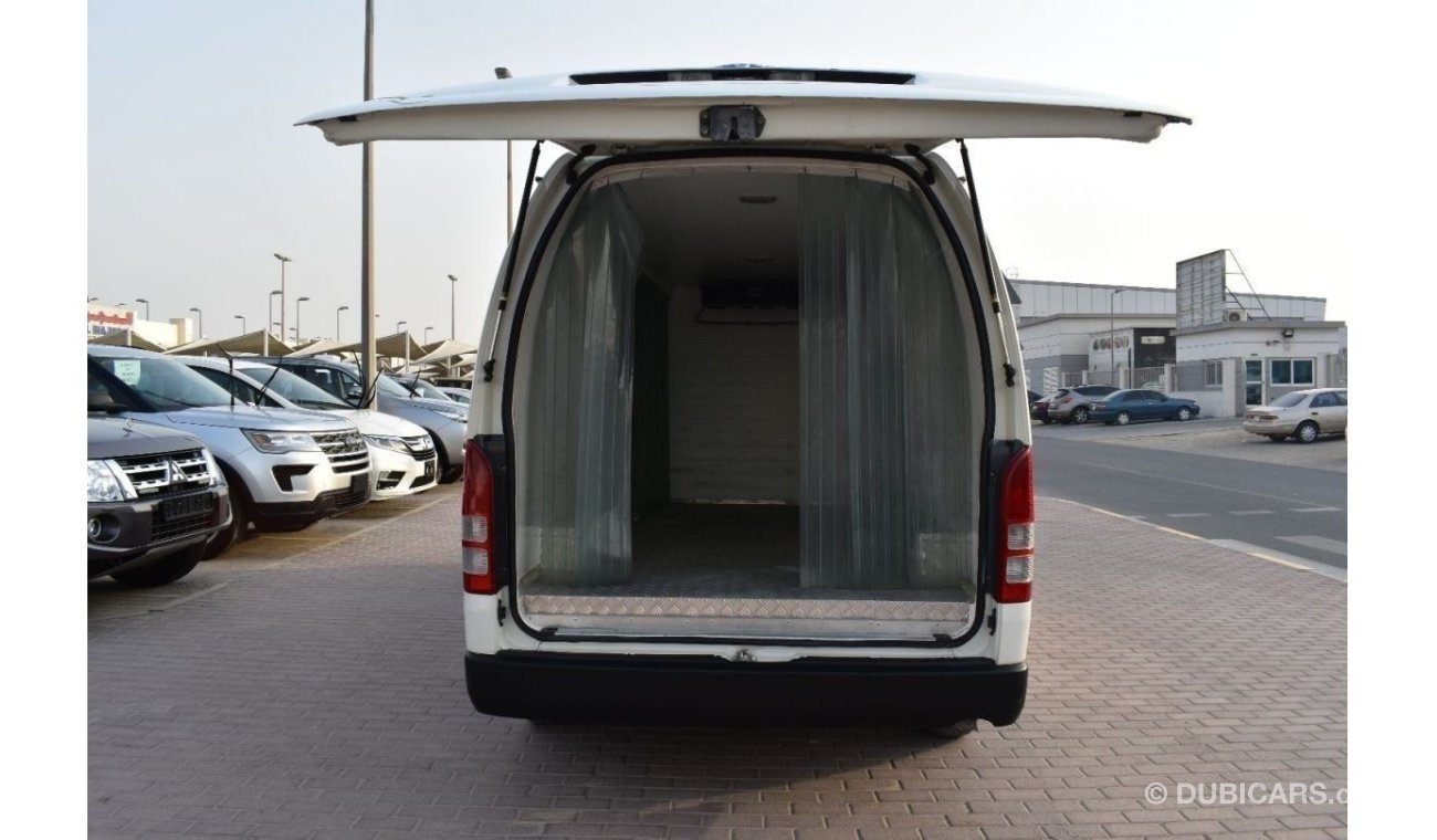 تويوتا هاياس 2015 | TOYOTA HIACE HIGH-ROOF CHILLER VAN 3-SEATER | 5-DOORS | GCC | VERY WELL-MAINTAINED | SPECTACU