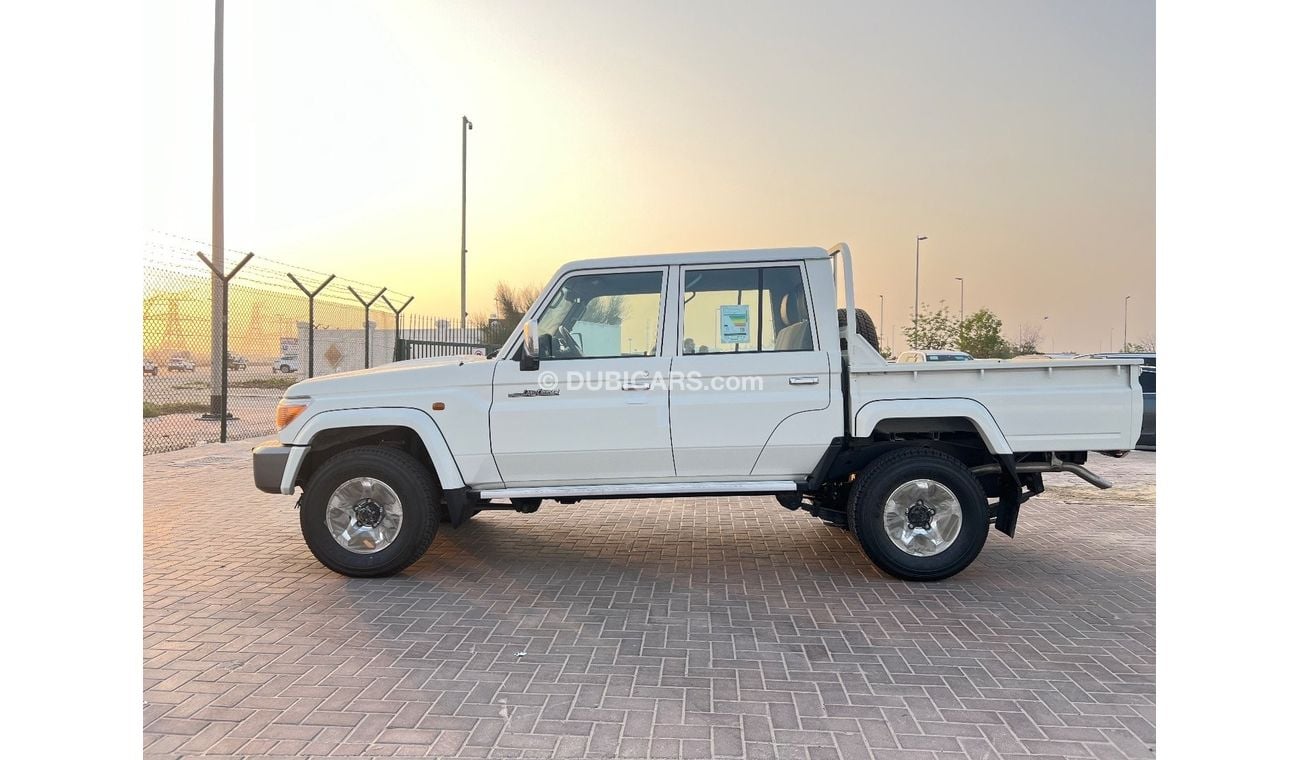 تويوتا لاند كروزر بيك آب بيك آب DLX بيك آب DLX