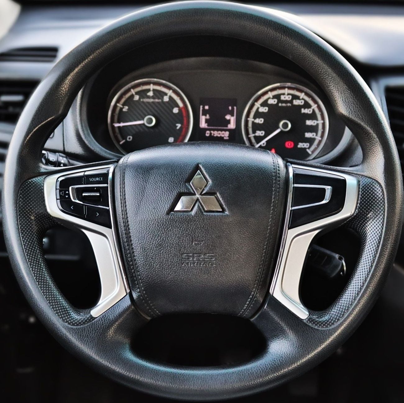 ميتسوبيشي L200 ميتسوبيشي L200 GLX (الجيل الخامس) 2021، مقصورة مزدوجة، 4 أبواب، محرك بنزين 4 أسطوانات سعة 2.4 لتر، ن