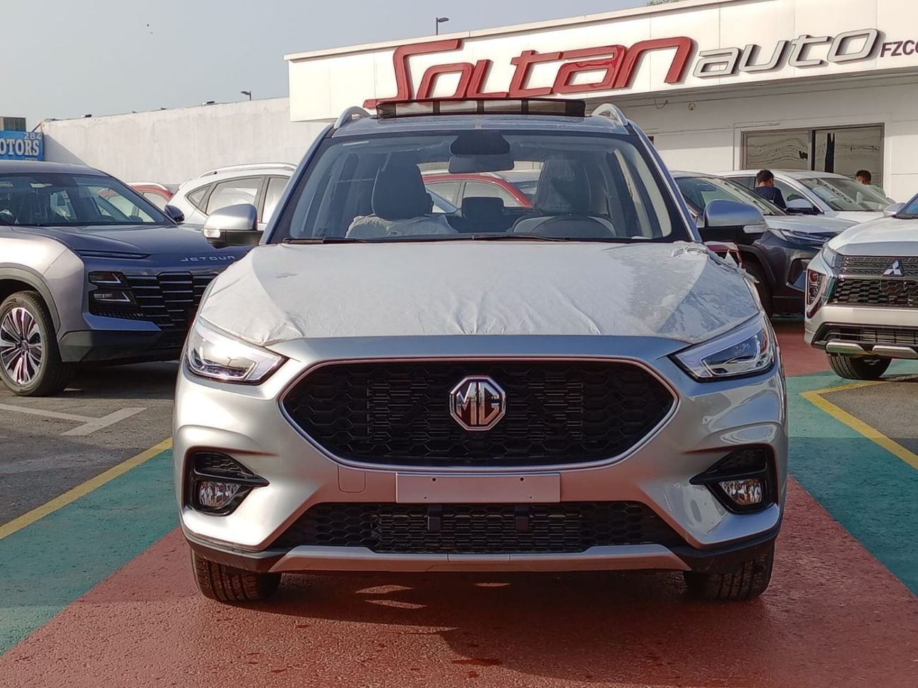 MG ZS LUX Used MG ZS  luxury  1.5L Petrol SUV FWD silver  color 2023 Model