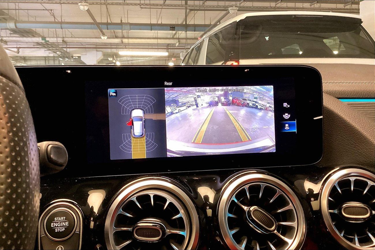 Mercedes-Benz GLA 200 Premium | Guaranteed Warranty | 0 Down Payment