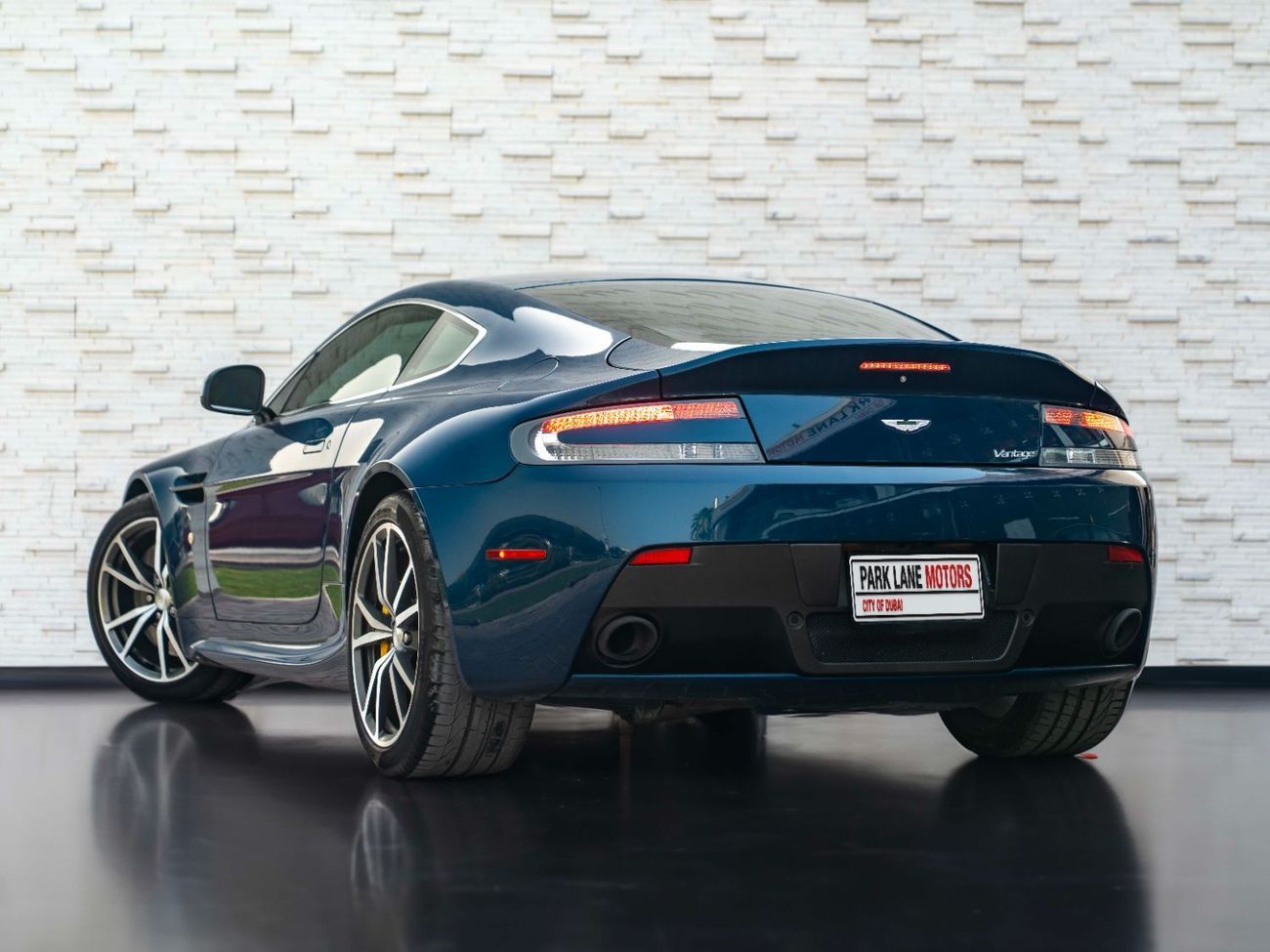 أستون مارتن فانتيج V8 4.7L