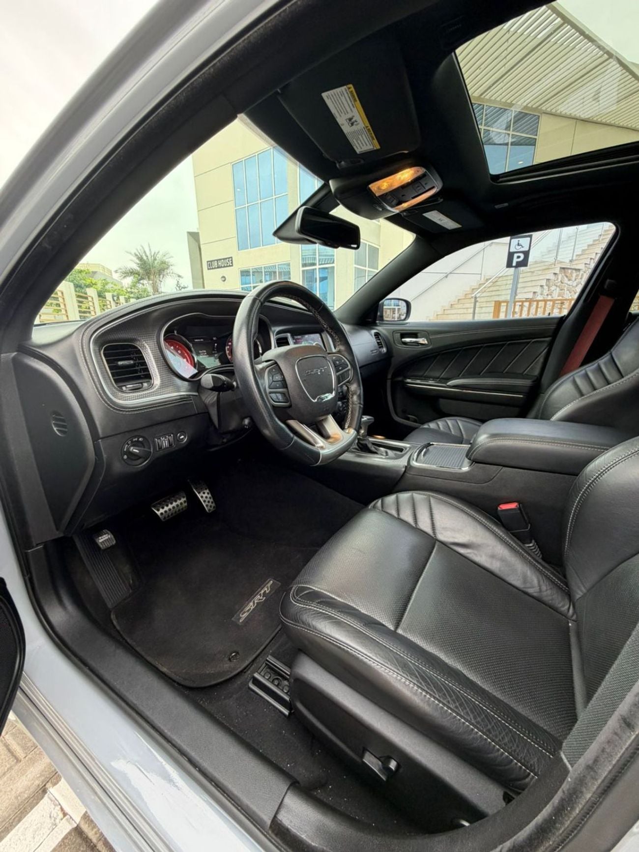 Dodge Charger SRT Hellcat 6.2L (717 HP)