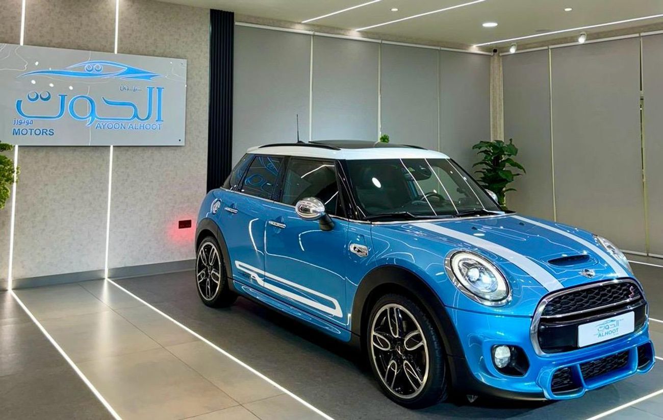 Mini Cooper S AMAZING BLUE MINI COOPER S ** JCW ** || TOP OF THE RANGE || GCC || RED , BLACK INTERIOR