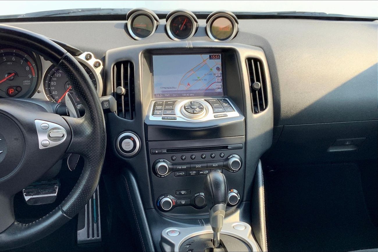 نيسان 370Z Standard