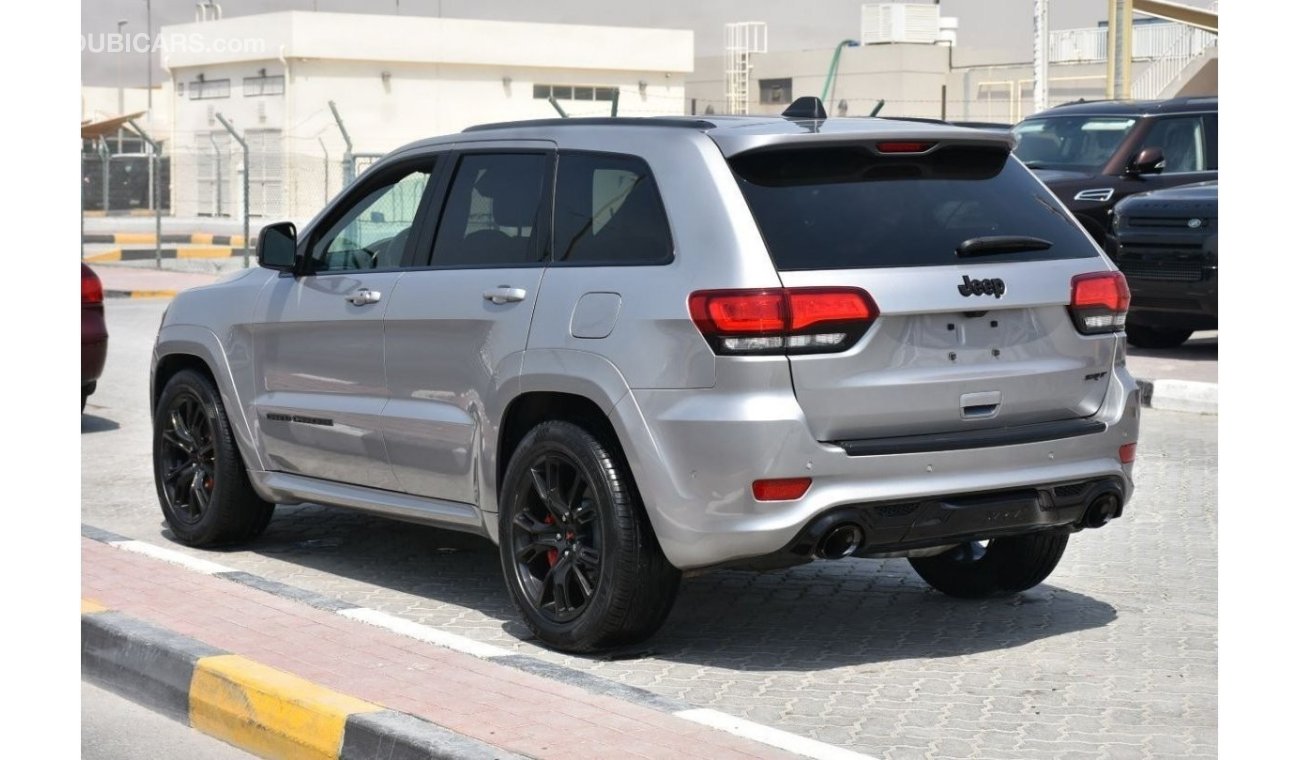 جيب شيروكي SRT ( CLEAN CAR WITH WARRANTY )