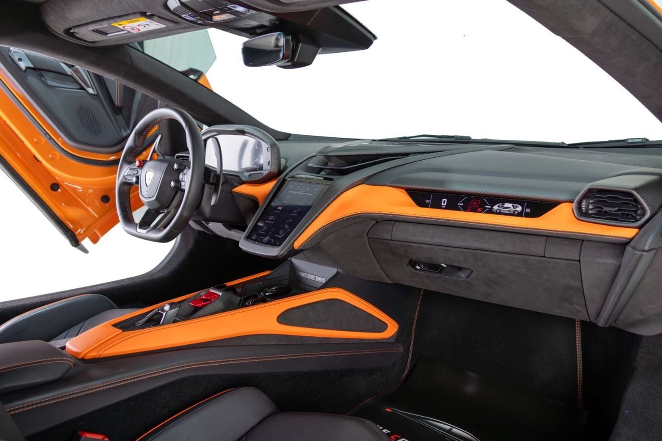 لامبورغيني ريفويلتو 6.5L V12 Hybrid