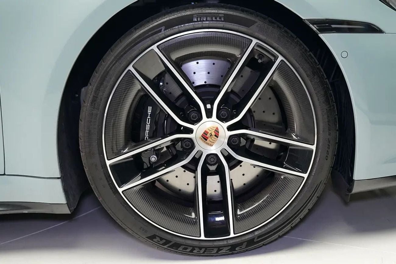 بورش 911 CARRERA GTS CABRIOLET T-HYBRID