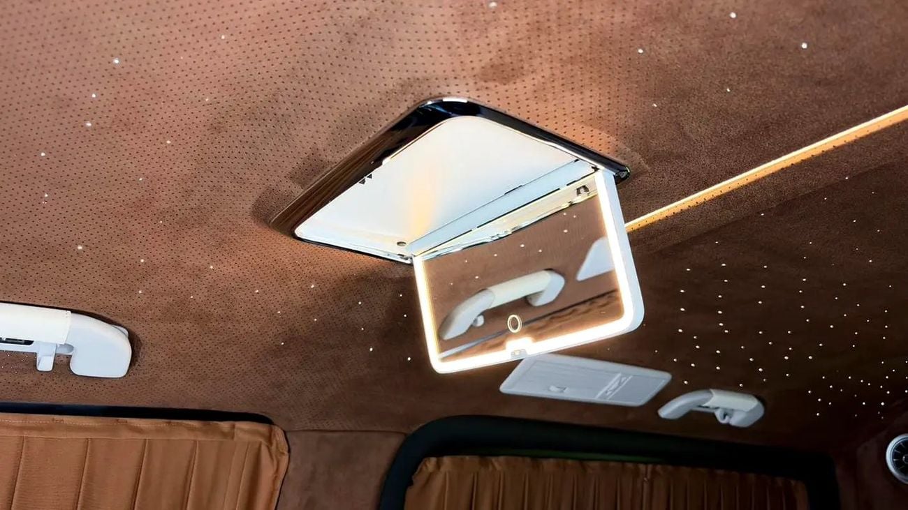 مرسيدس بنز V 300 ARRIVAL MODEL VIP MERCEDES GCC V300 with ADDITIONAL REAR AC - 2 Years Warranty by VLINE