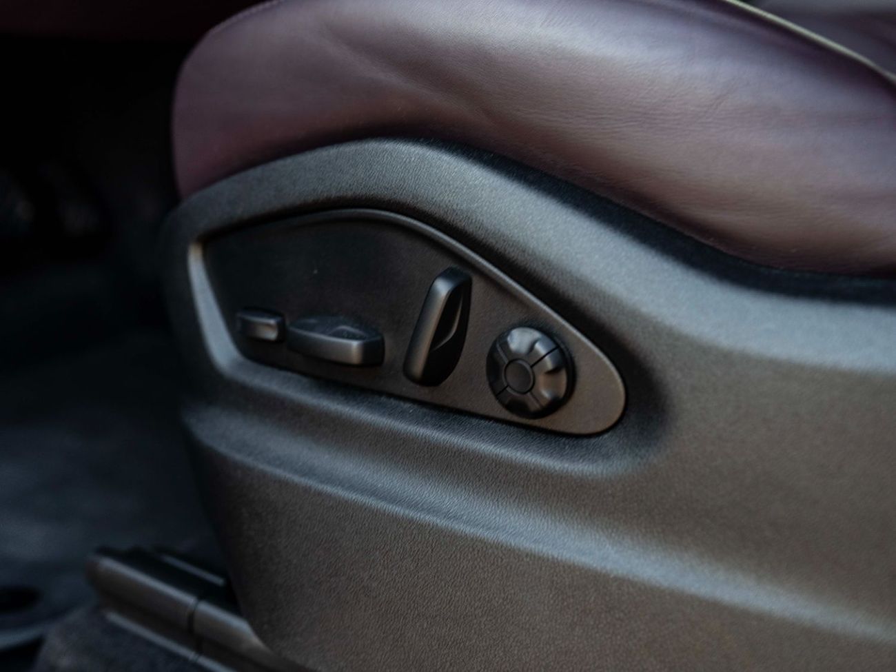 Porsche Cayenne Base Coupe