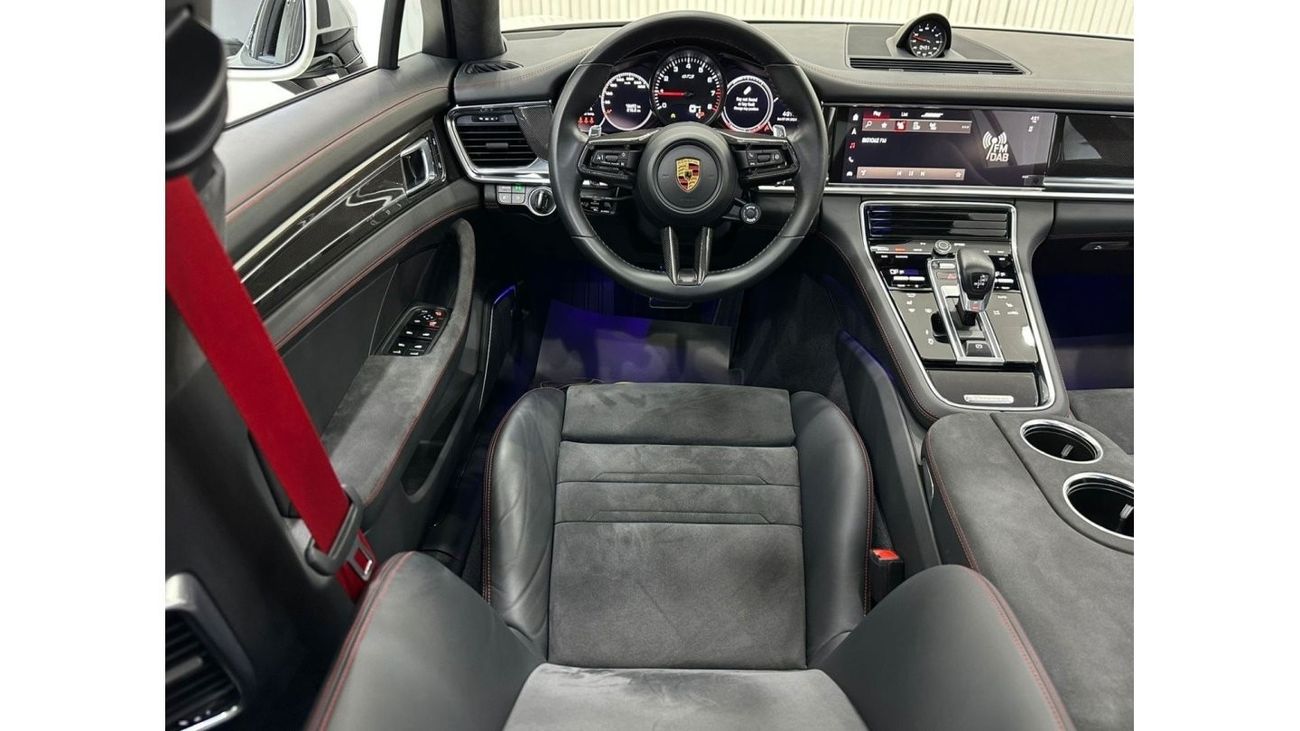 Porsche Panamera 2022 Porsche Panamera GTS, Warranty, Full Service History, Full Options, Very Low Kms, GCC