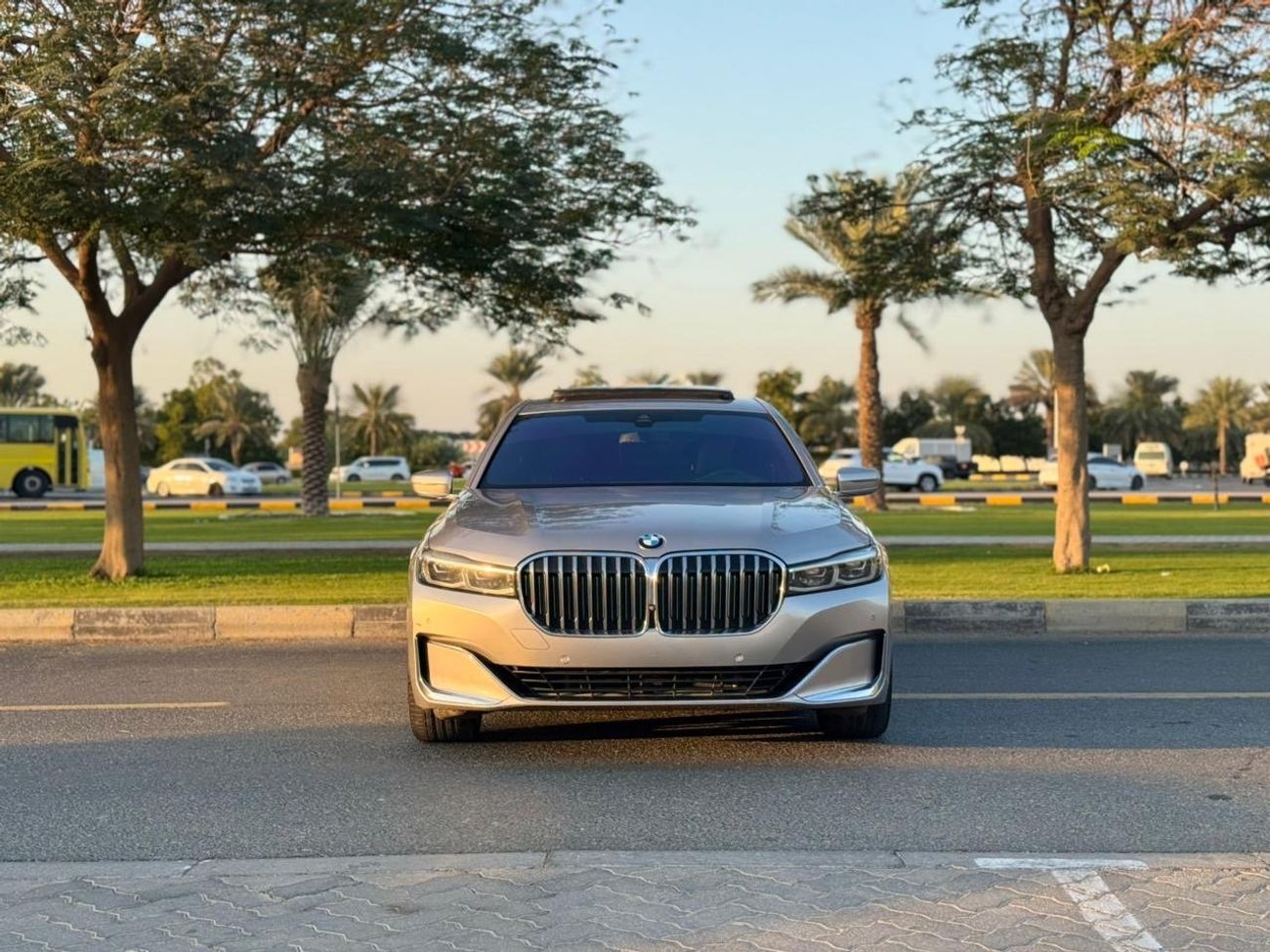 بي أم دبليو 730Li Luxury M Sport Package 2.0L